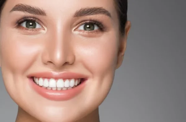 Diş Beyazlatma Rehberi: Hangi Yöntem Daha Güvenli?